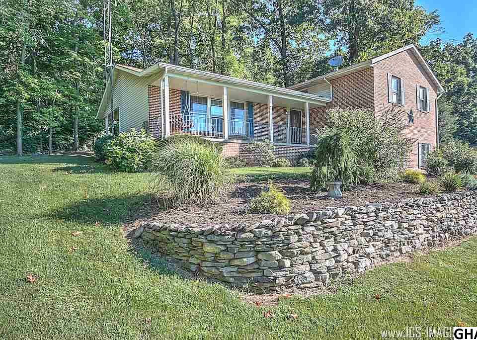 1st image of 627 Alexander Spring Rd