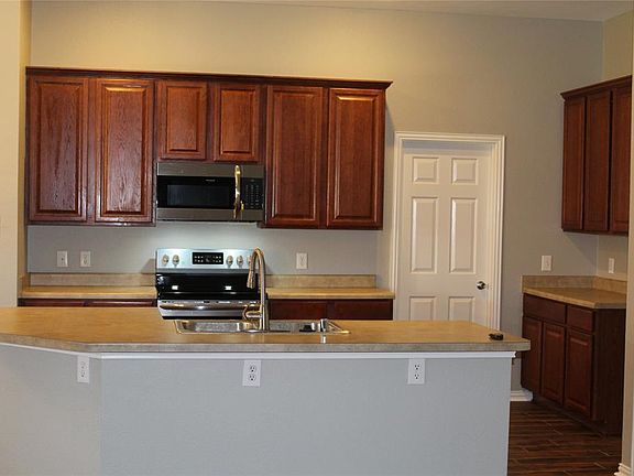 2nd image of 223 Parakeet Dr