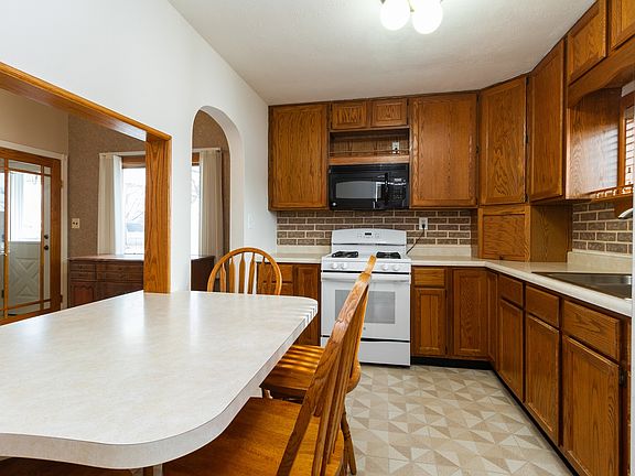 4th image of 819 W Brookmont Blvd