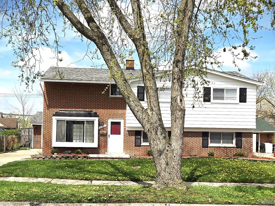 1st image of 29600 Pickford St