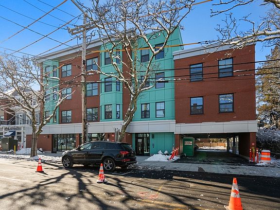 3rd image of 1151 Walnut St #304