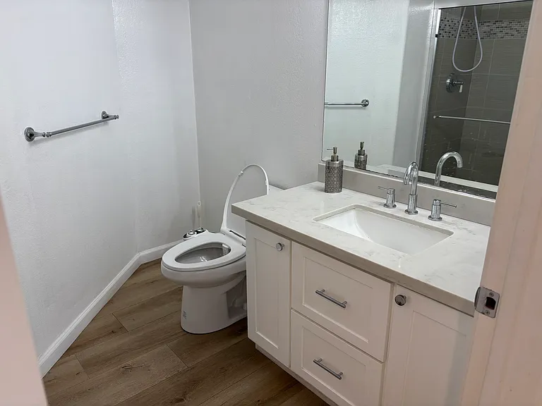 1216 S Saltair Ave #101 — Photo 12