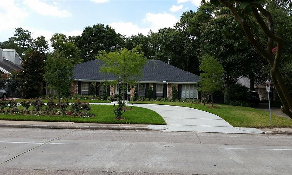 1st image of 10118 Briar Forest Dr
