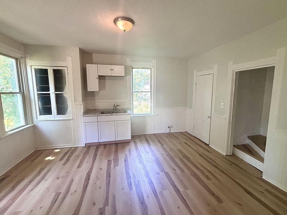 1st image of 2843 N 10th STREET