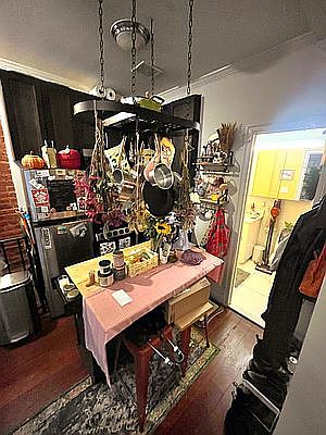 5th image of 514 E 6th St APT 1W