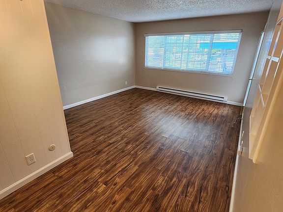 5th image of 1614 Oxford St #9