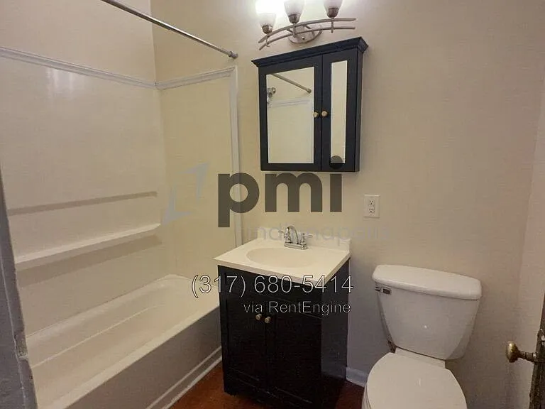 Indy Downtown Colonial Apartments — Photo 21