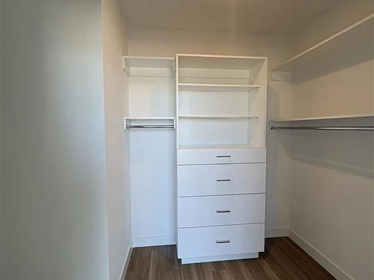 Maya Apartments at 535 Kingsley Dr in Los Angeles — Photo 34