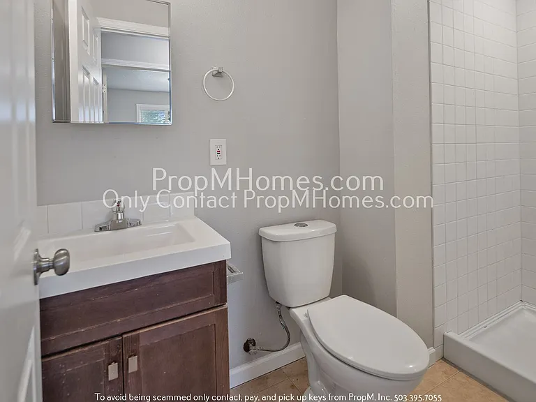 15559 NE Glisan St — Photo 14