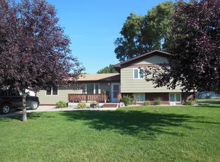 1114 Jefferson Ave, Hebron, NE 68370