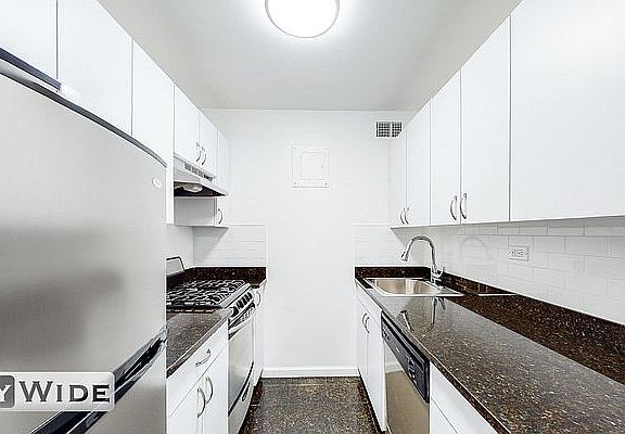 3rd image of 96 5th Ave APT 8G