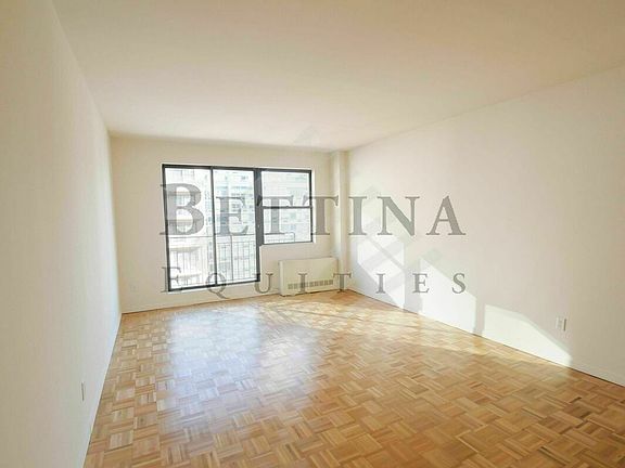 5th image of 228 E 85th St APT 12A