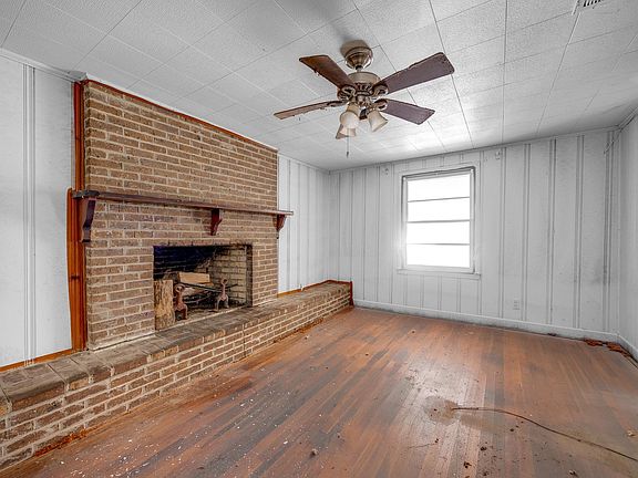 5th image of 1210 Holly Park Circle