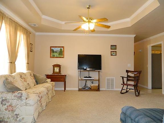 4th image of 8437 Glory Dr