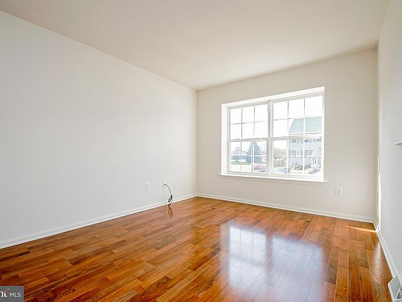 3rd image of 55 Franklin Dr
