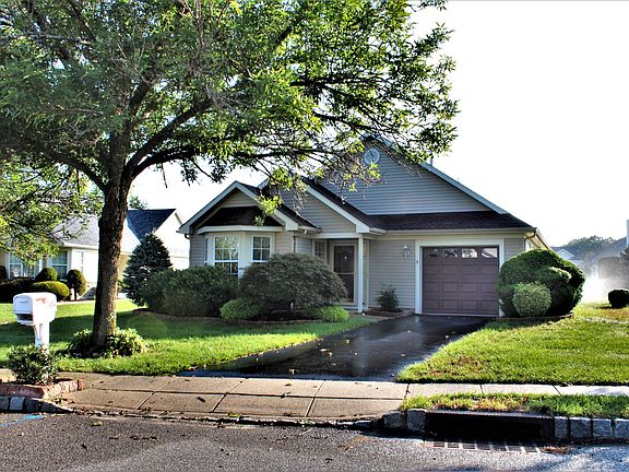 2nd image of 2484 Spring Hill Dr