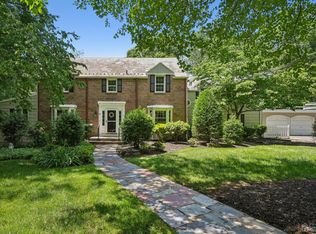 2 Ridge Ln, Colonia, NJ 07067
