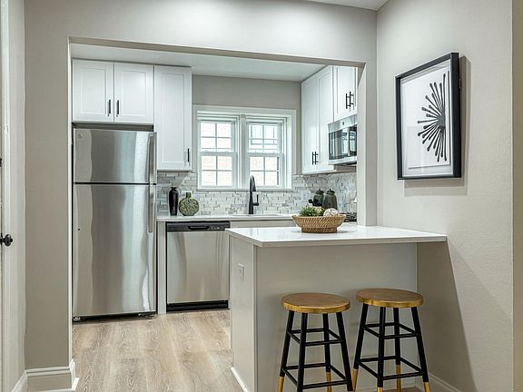 4th image of 35 Topton Way APT 1E