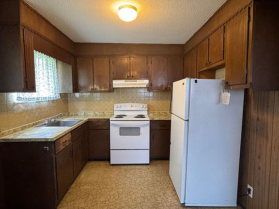 5th image of 3510 Redding Rd