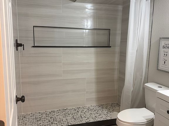 3rd image of 2143 Capital Dr