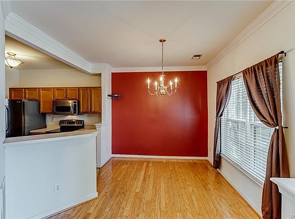 3rd image of 10533 Mountain Gate Way