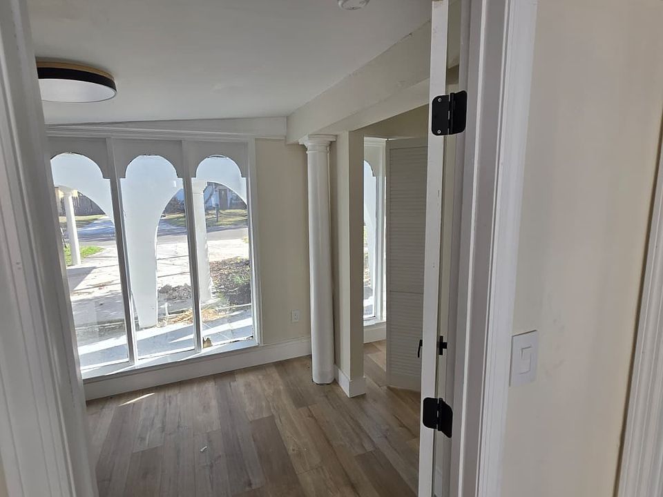 1st image of 2705 Reba Ave