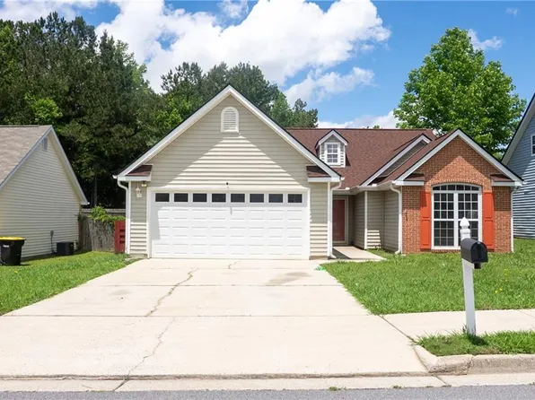 4016 Meadow Glen Way, Fairburn, GA 30213