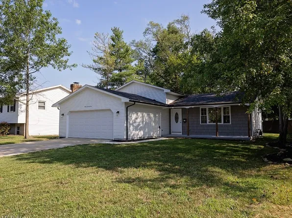 171 Meadow Dr, Elyria, OH 44035