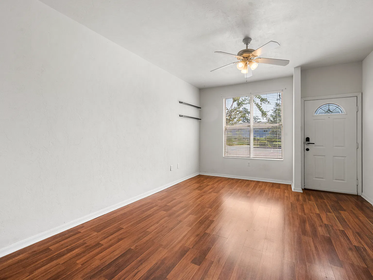 2 bed, 2.5 bath, 1176 sqft, $1,400 — Photo 4
