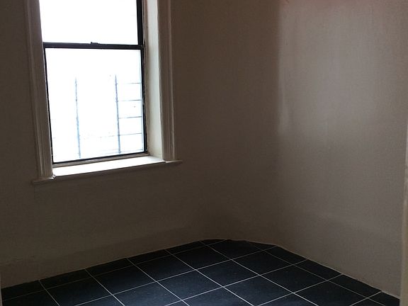 3rd image of 653 Cauldwell Ave APT 51