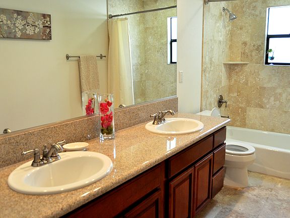 4th image of 2449 Oswego St Unit 7