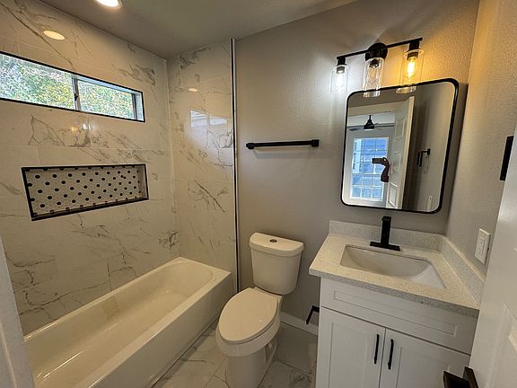 5th image of 215 Delmar St #3