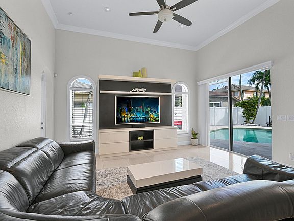 5th image of 6303 NW 56th Drive