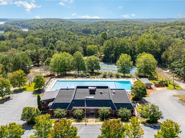 303 W Sheffield Dr, Westminster, SC 29693