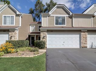 371 Locksley Dr, Streamwood, IL