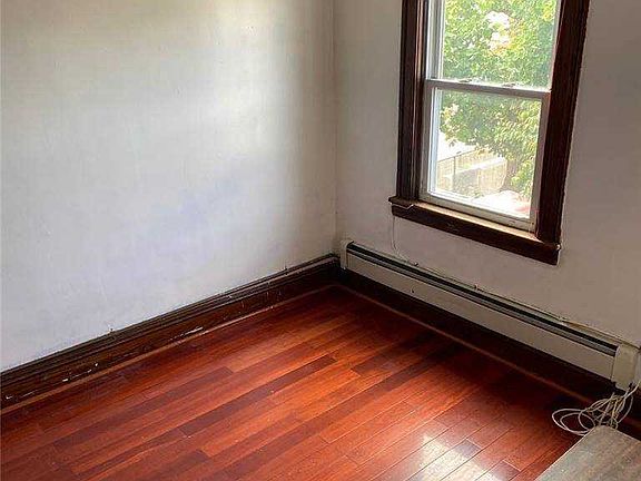 4th image of 8914 91st St