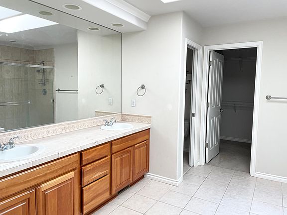 Grand master bath