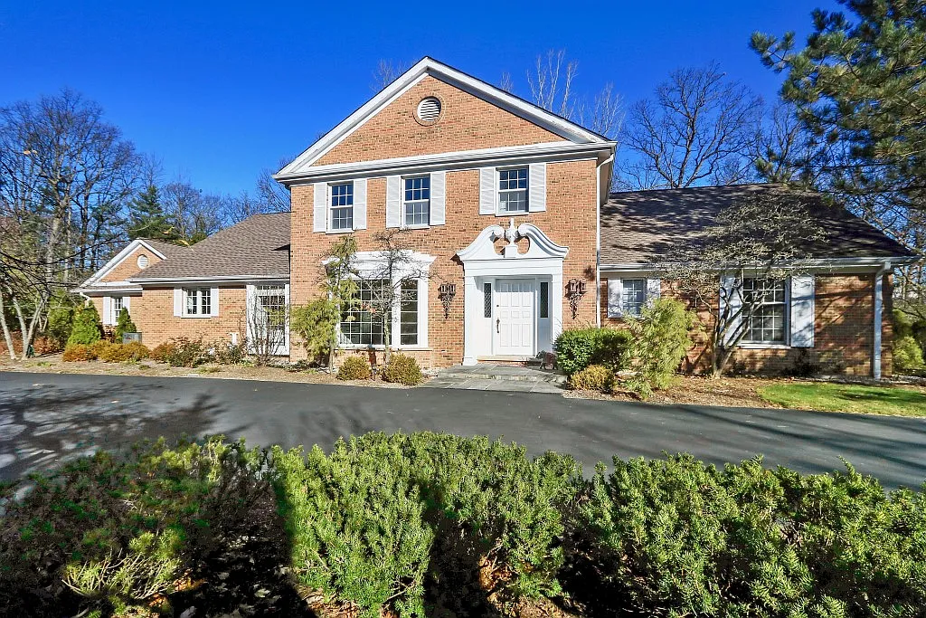 1150 Loch Ln photo 1
