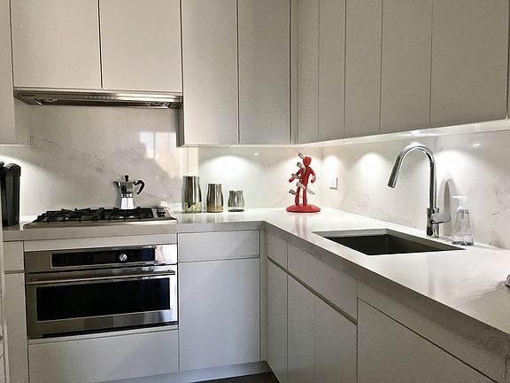 3rd image of 232-236 E 47th St #29C