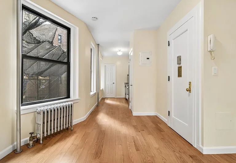 17 Greenwich Ave #5 — Photo 7