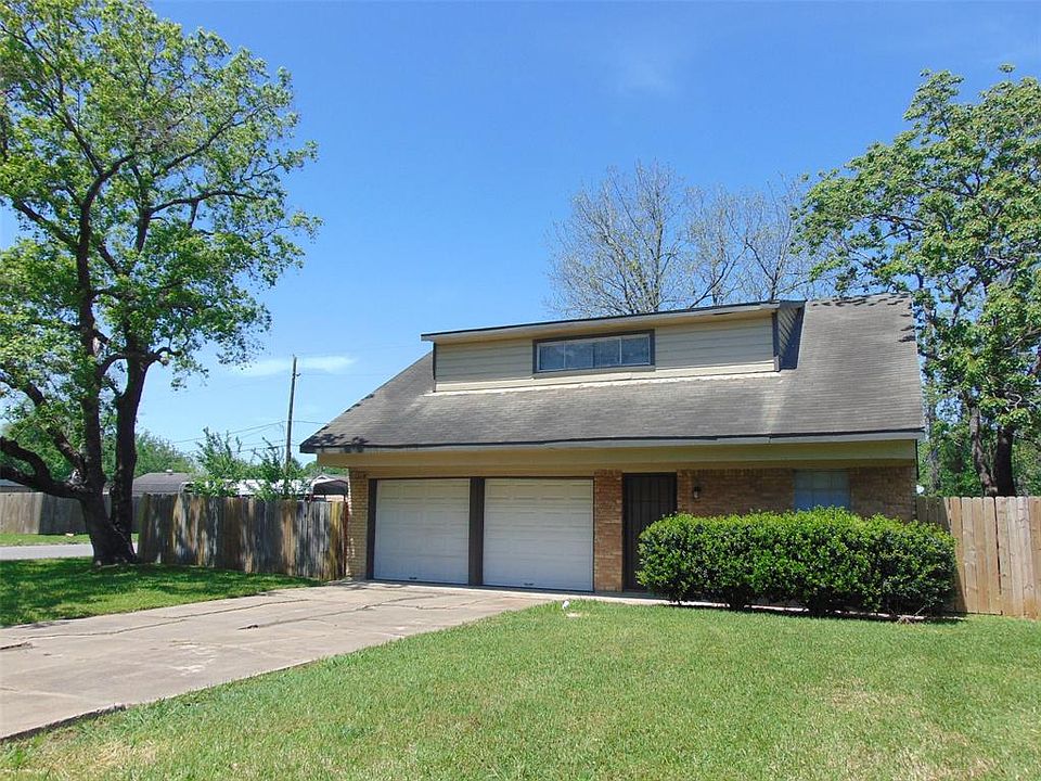 1st image of 17103 Woodburn Dr