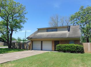 17103 Woodburn Dr, Houston, TX 77049