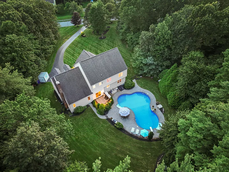 13 Breakneck Hill Rd — Photo 4