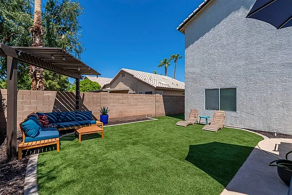 174 S Laguna Dr — Photo 44