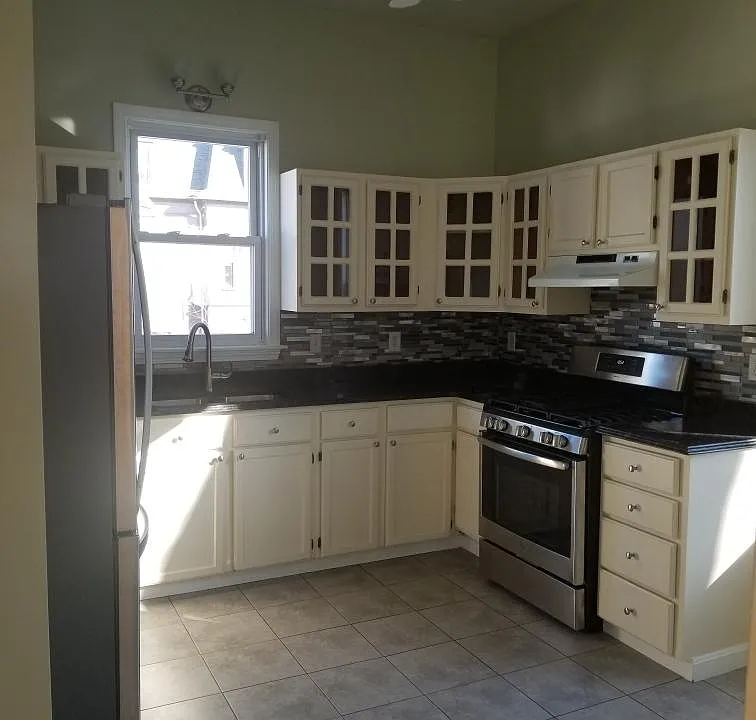 60 Ridge St #2