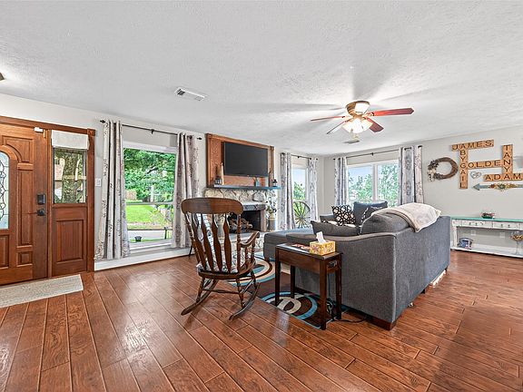 5th image of 28111 Camille Dr