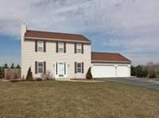 N55W15424 Northway Dr, Menomonee Falls, WI 53051