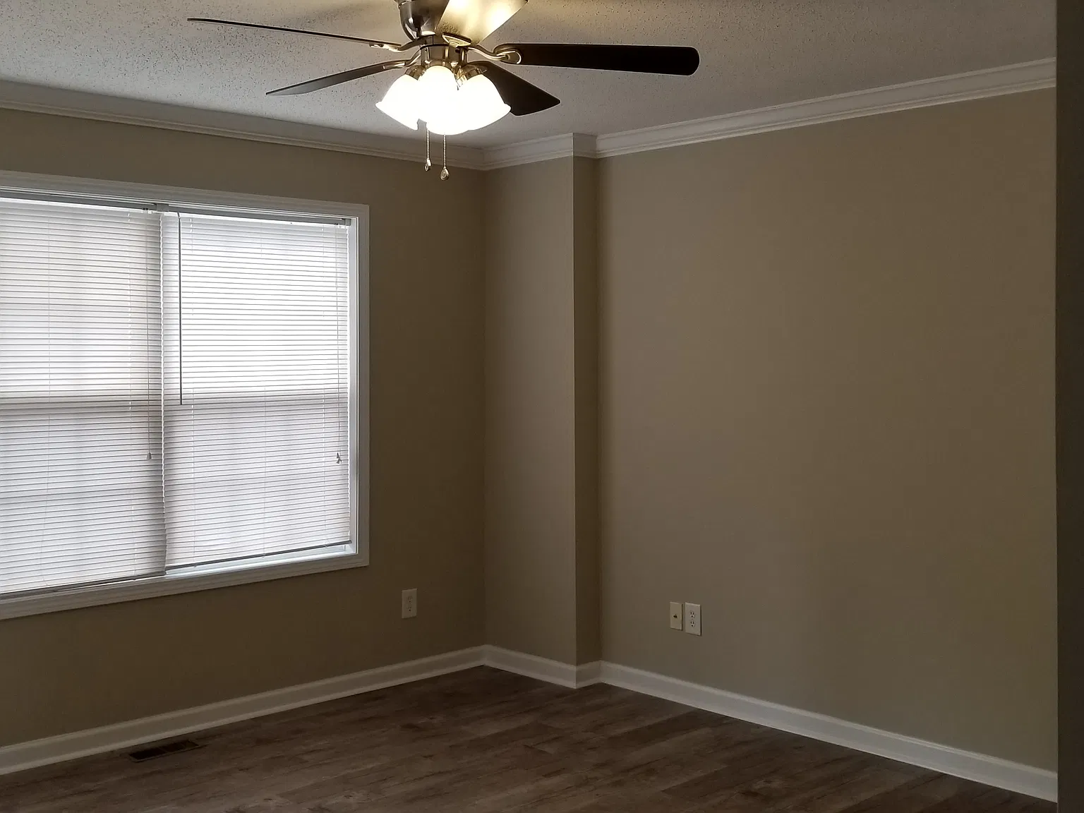 2 bed, 1.5 bath, 1200 sqft, $1,200 — Photo 4