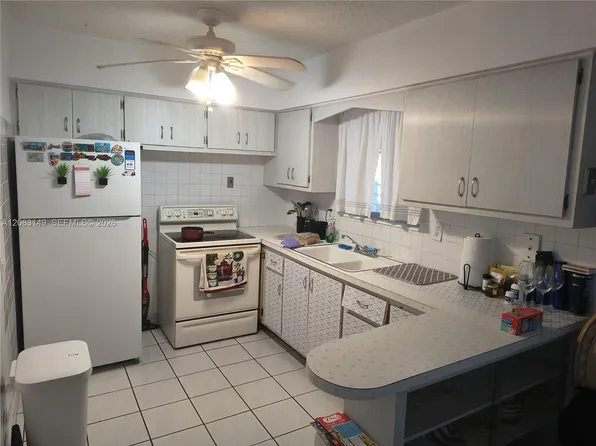 2330 Polk St APT 12, Hollywood, FL 33020
