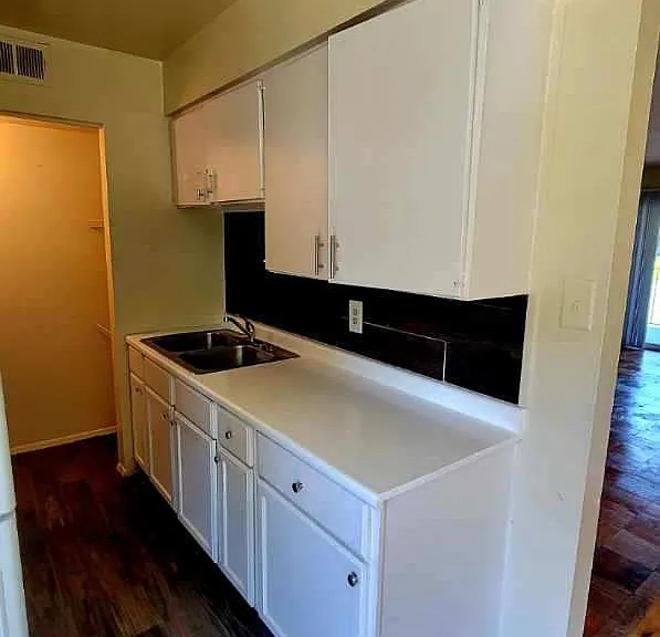 1702 Carlisle Ave #27 — Photo 8